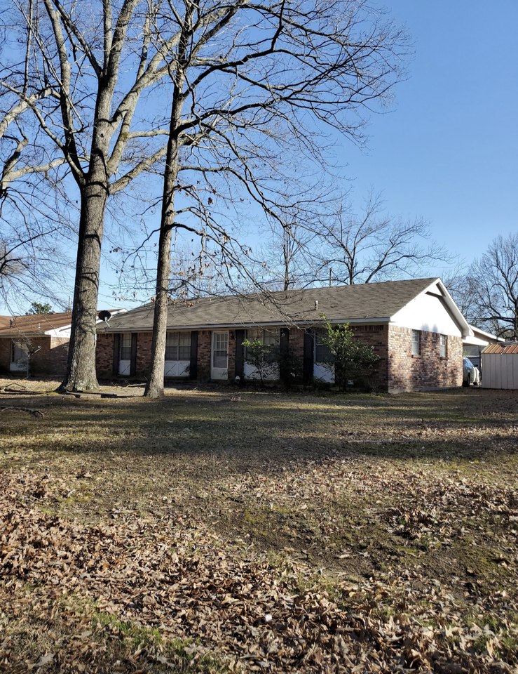 200 W 33rd Ave #NA - Photo 6 of 6