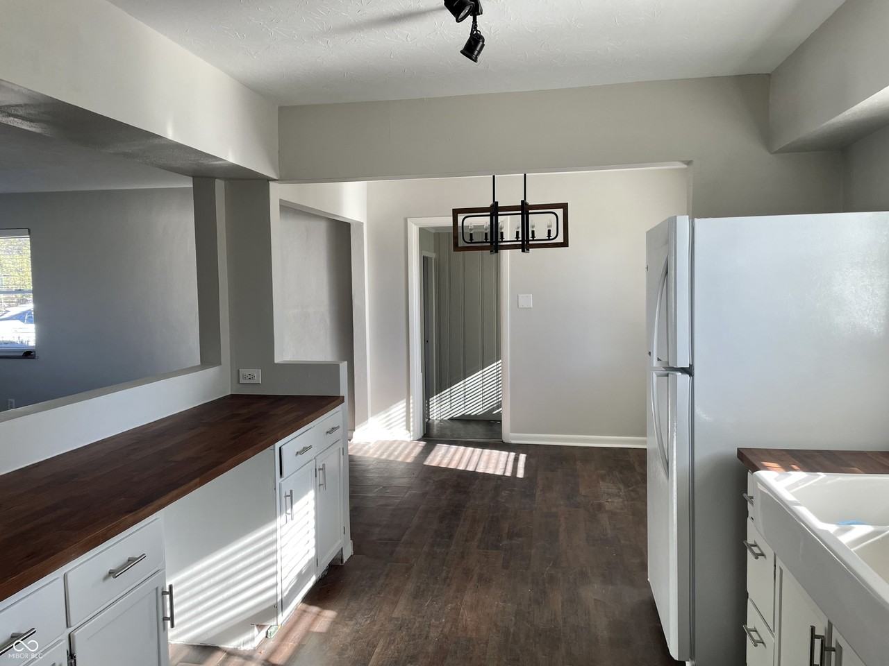 126 Roosevelt Dr - Photo 2 of 23