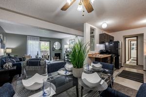 featured image of 9 Candlelight Dr