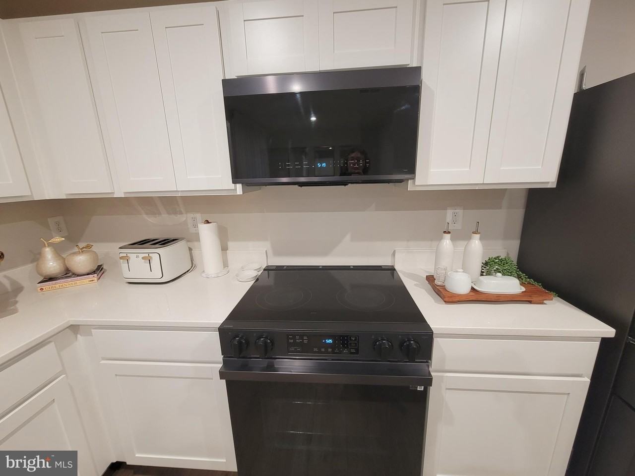 2582 Laurel Park Dr - Photo 4 of 22