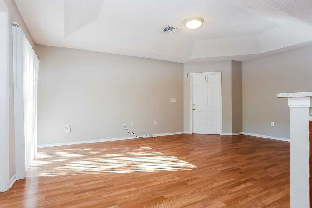 4082 Eastridge Dr - Photo 3 of 21