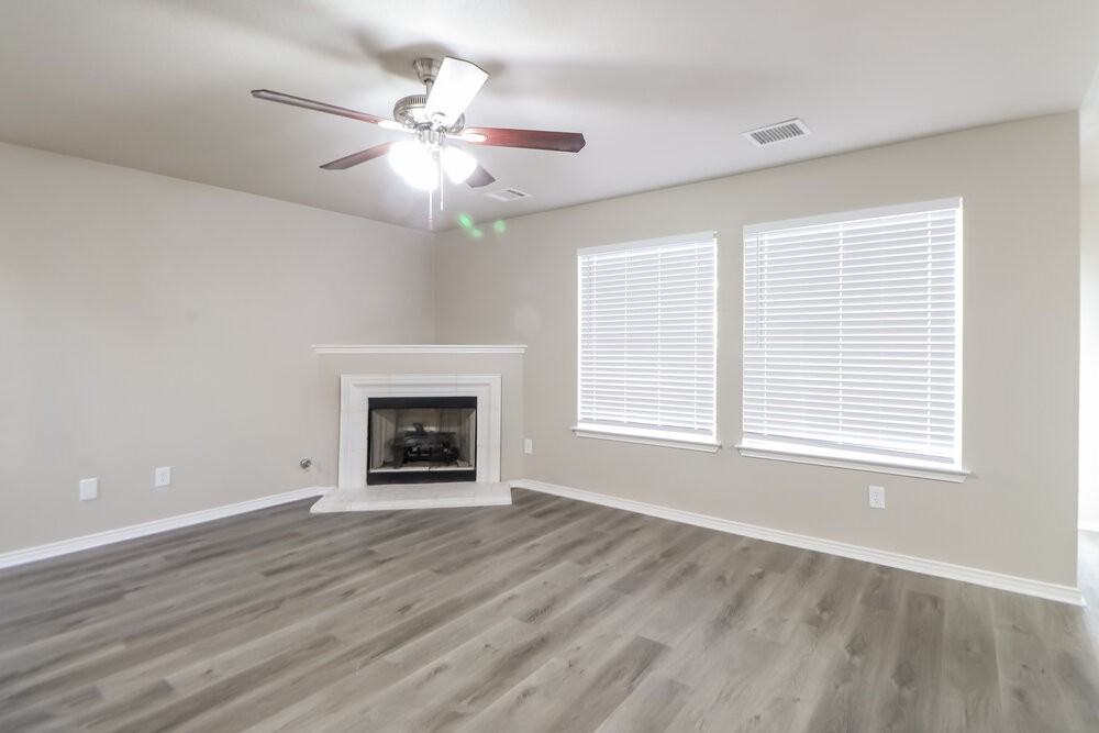 15524 Sarahs Creek Dr - Photo 5 of 20