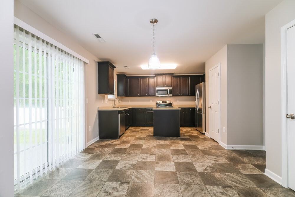 8011 Spiderlily Ct - Photo 6 of 17