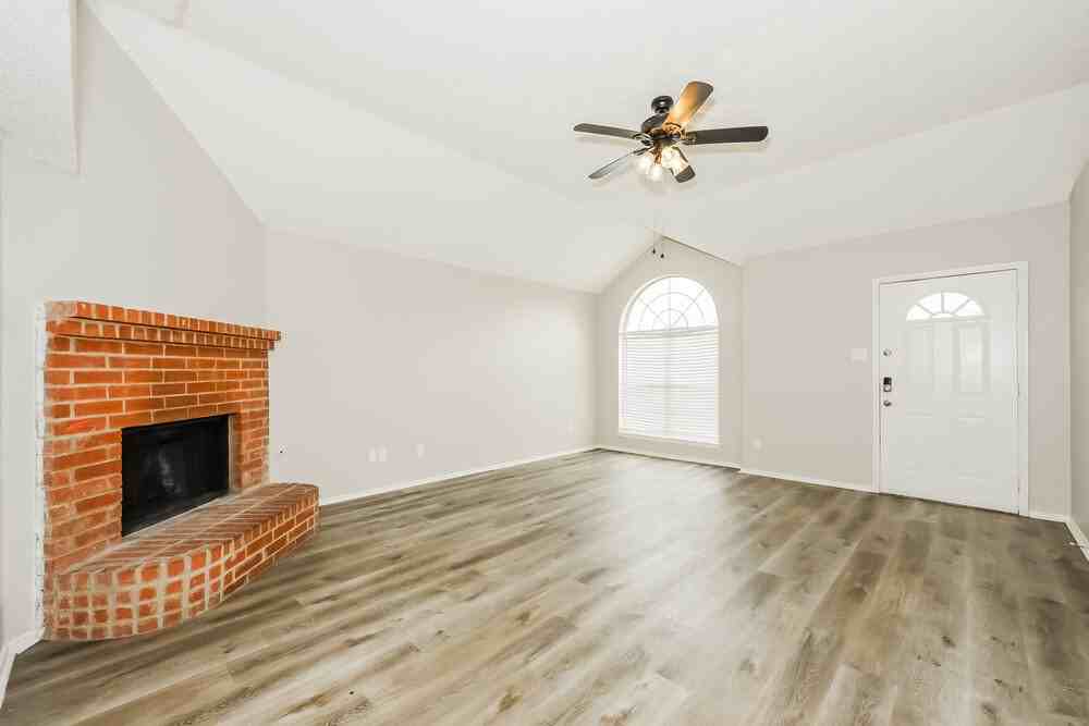 9097 Elbe Trl - Photo 3 of 16