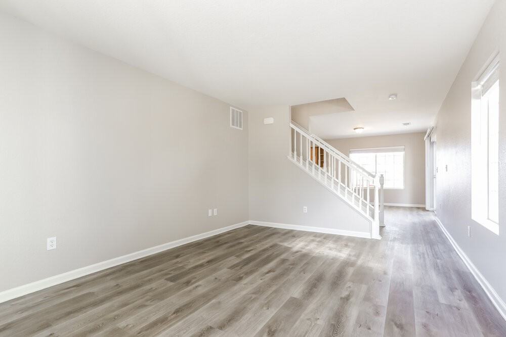 2235 Coach House Loop - Photo 4 of 20