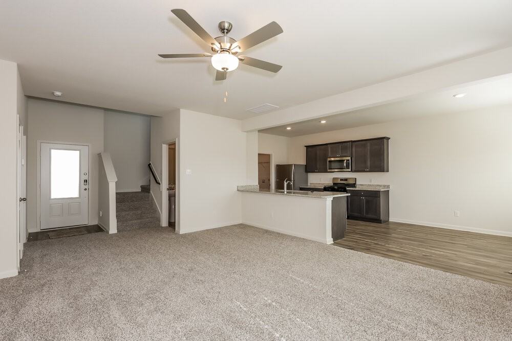 1328 Redpine Dr - Photo 4 of 20