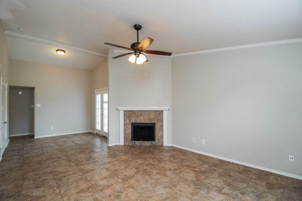 5609 Powers St - Photo 4 of 19