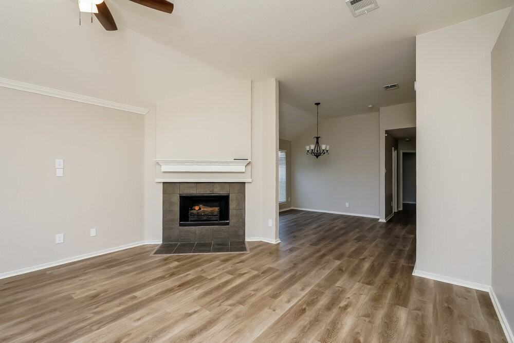 204 Harvard Dr - Photo 5 of 19