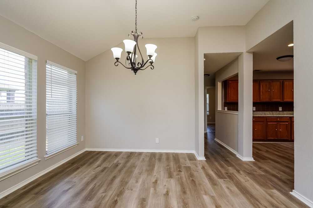 204 Harvard Dr - Photo 6 of 19