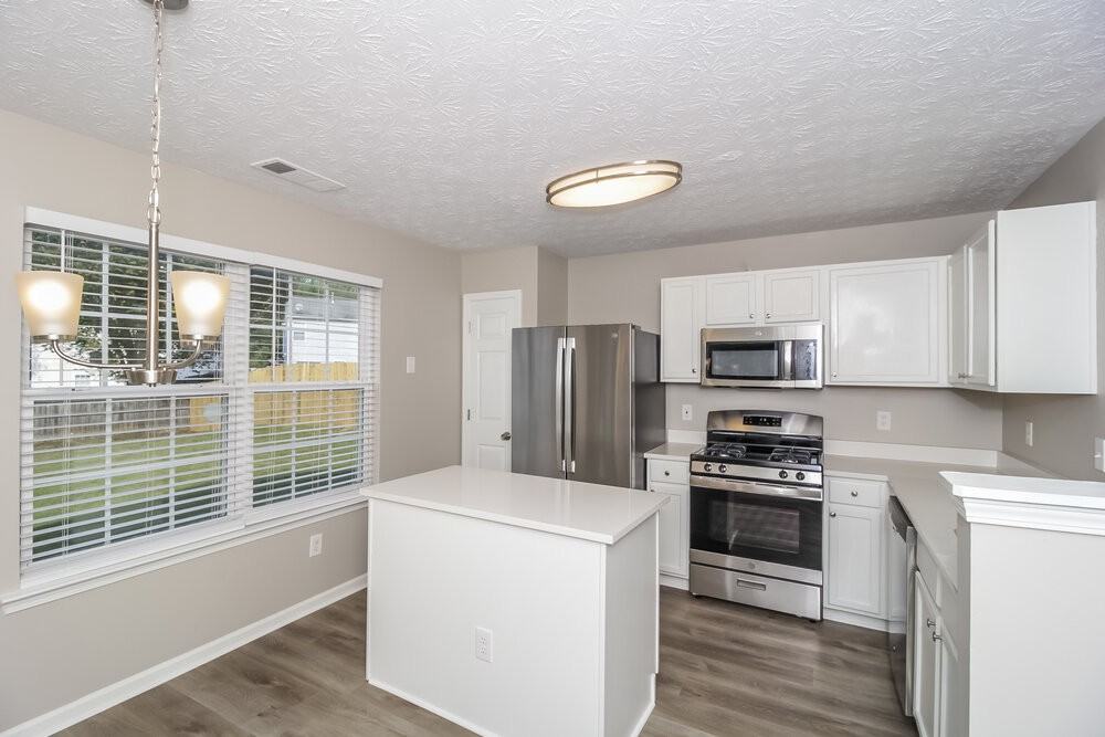 248 Silver Ridge Dr - Photo 7 of 17