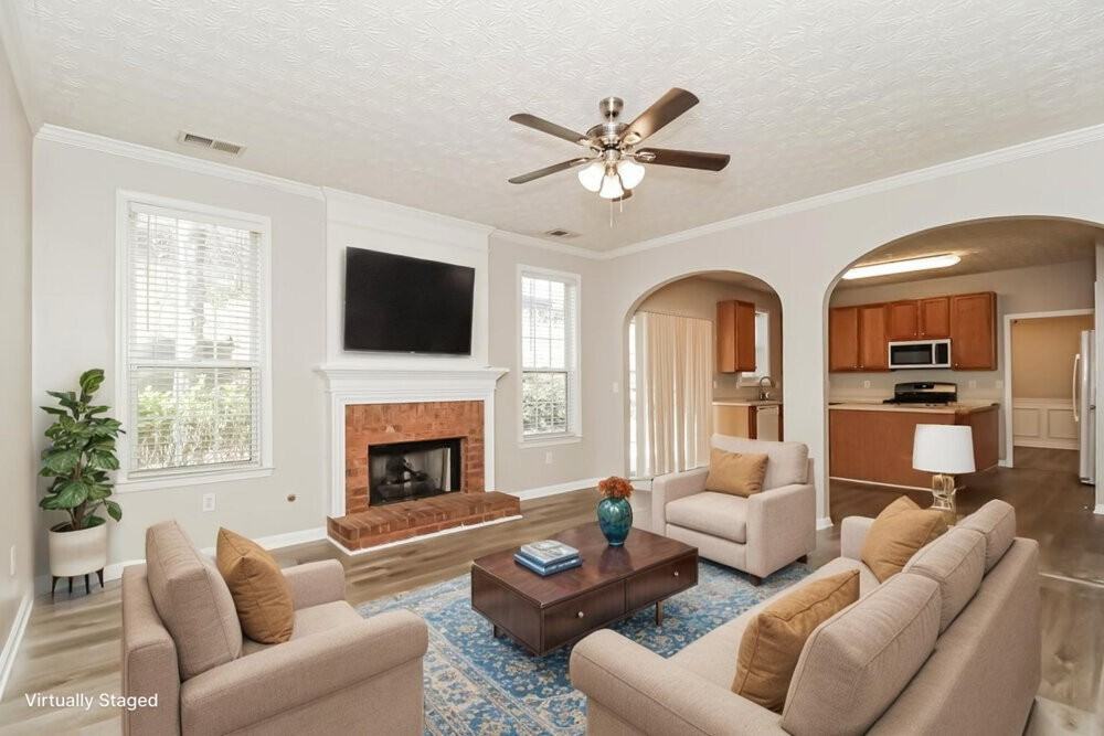 3130 Kirkwood Dr Nw - Photo 4 of 20