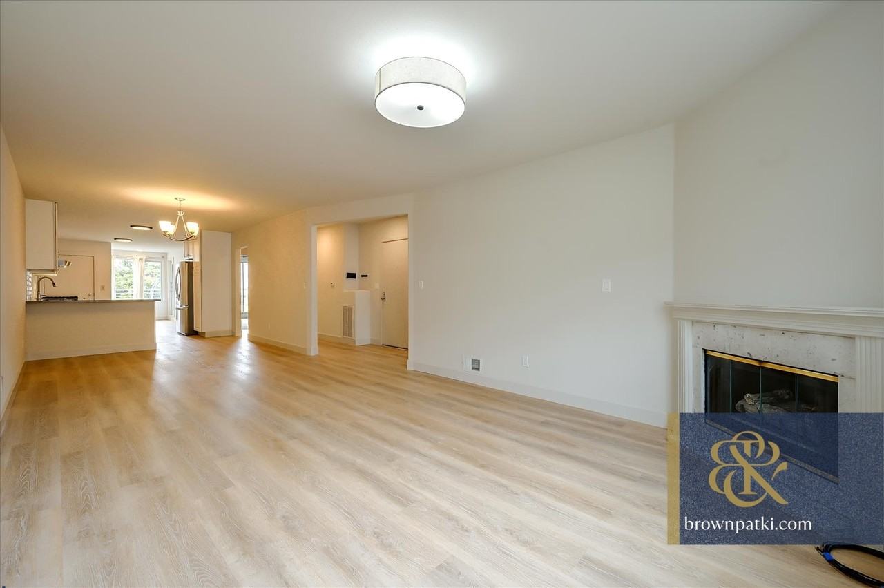 162 Caselli Ave - Photo 3 of 24