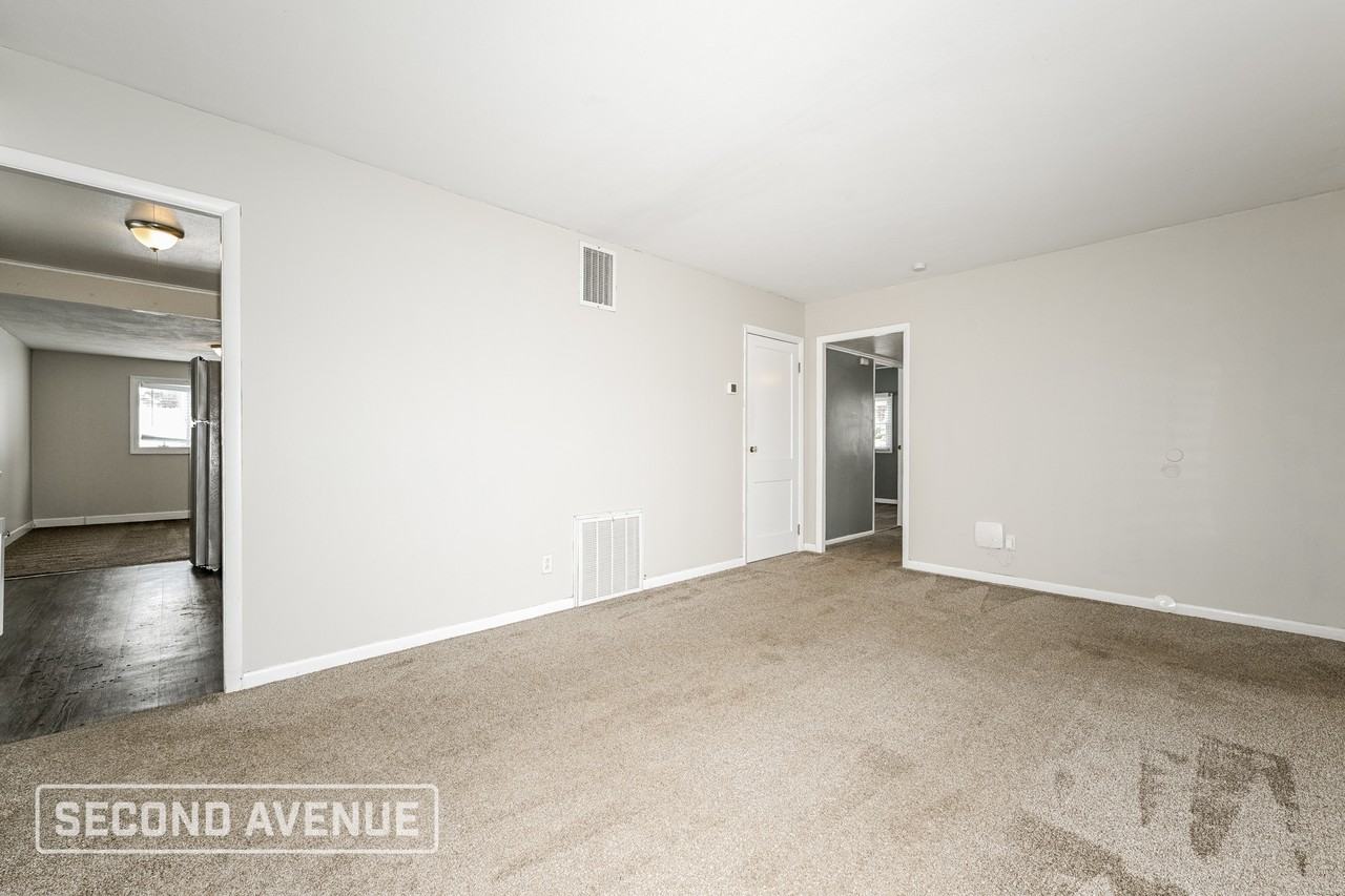 1926 Sloan Ave - Photo 7 of 27