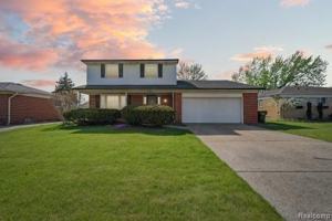featured image of 33843 Richard O Drive