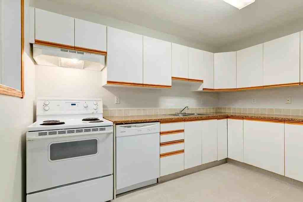 Halman Heights Townhomes - Photo 4 of 11