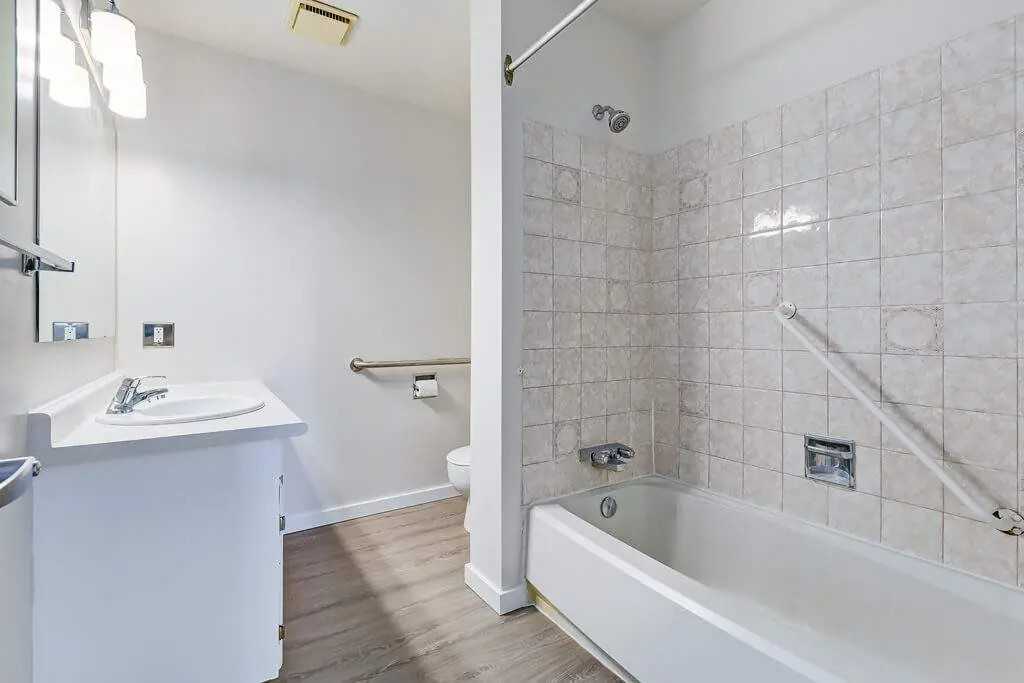 Silver Ridge Apartments - Photo 6 of 23