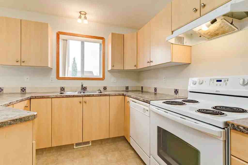 Kitson Close Townhomes - Photo 7 of 17