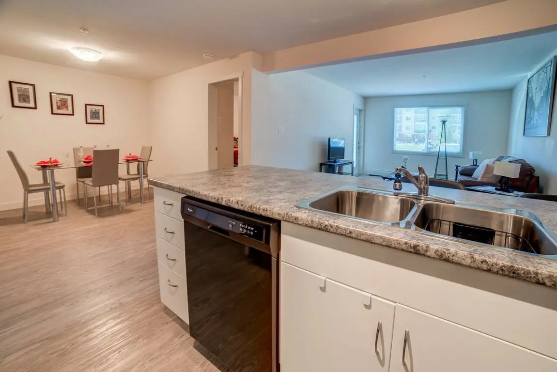 Vanier Woods - Photo 6 of 31