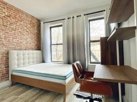 Private Bedroom in 4 Bedroom/1 Bathroom Home - Photo 1 of 1