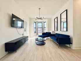 Private Bedroom in 5 Bedroom/2 Bathroom Home - Photo 1 of 1