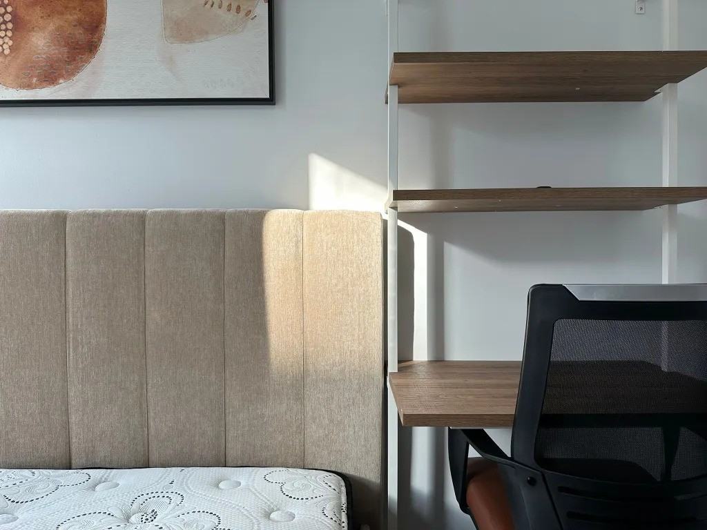 Private Bedroom in 4 Bedroom/2 Bathroom Home - Photo 3 of 12