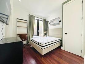 Private Bedroom in 5 Bedroom/2 Bathroom Home - Photo 1 of 1
