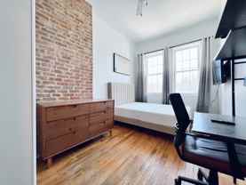 Private Bedroom in 4 Bedroom/1 Bathroom Home - Photo 1 of 1
