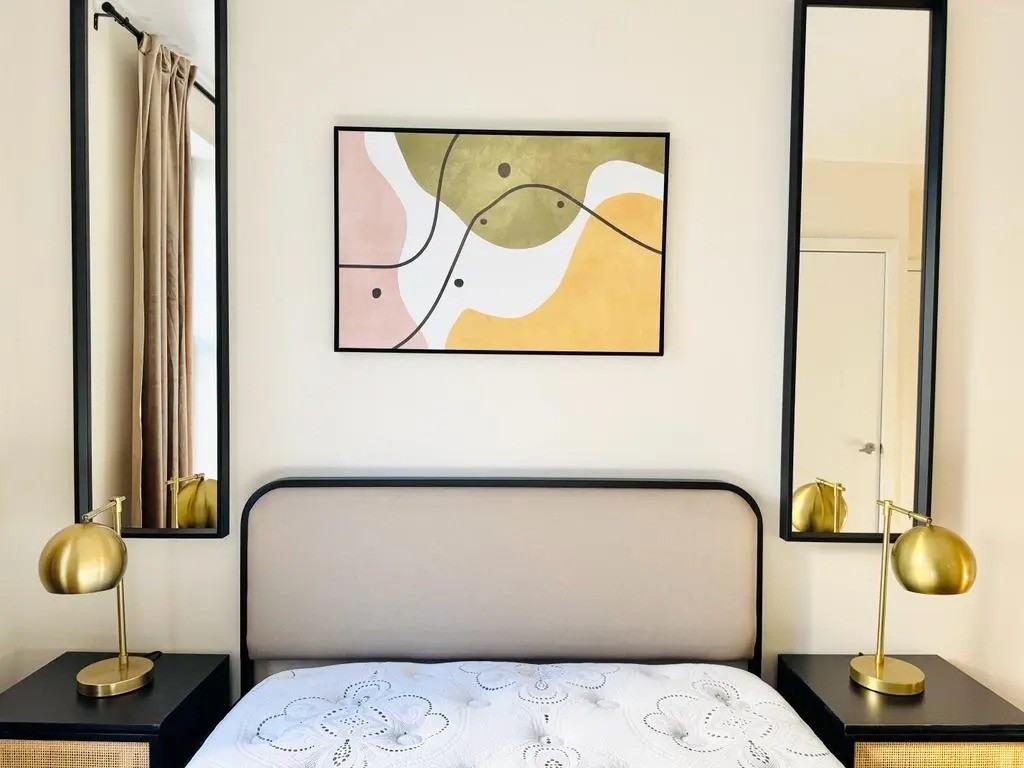 Private Bedroom in 5 Bedroom/3 Bathroom Home - Photo 4 of 9