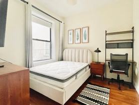 Private Bedroom in 4 Bedroom/1 Bathroom Home - Photo 1 of 1