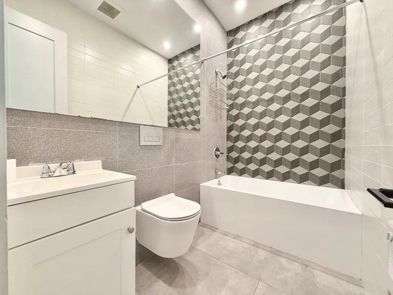 Private Bedroom in 3 Bedroom/2 Bathroom Home - Photo 4 of 16