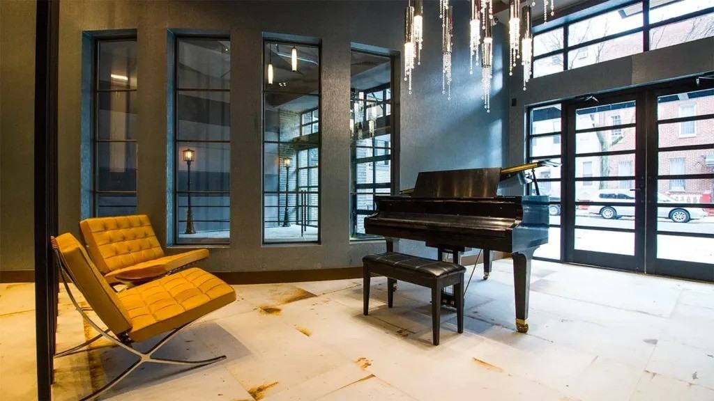 Private Bedroom in 5 Bedroom/1.5 Bathroom Home - Photo 2 of 14