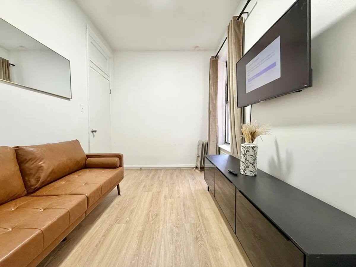 Private Bedroom in 4 Bedroom/1 Bathroom Home - Photo 3 of 14