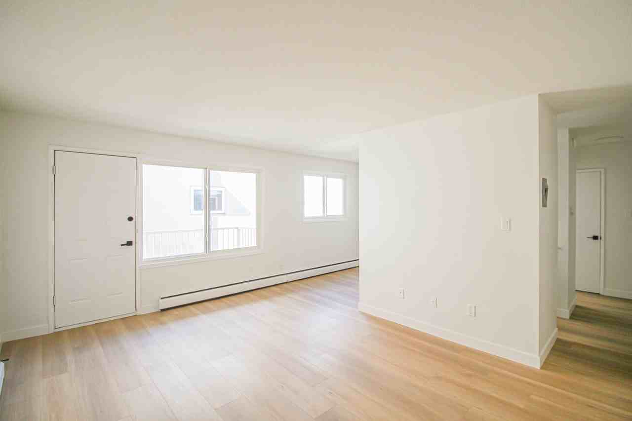 Gilliane - 10965 84th - Photo 3 of 14