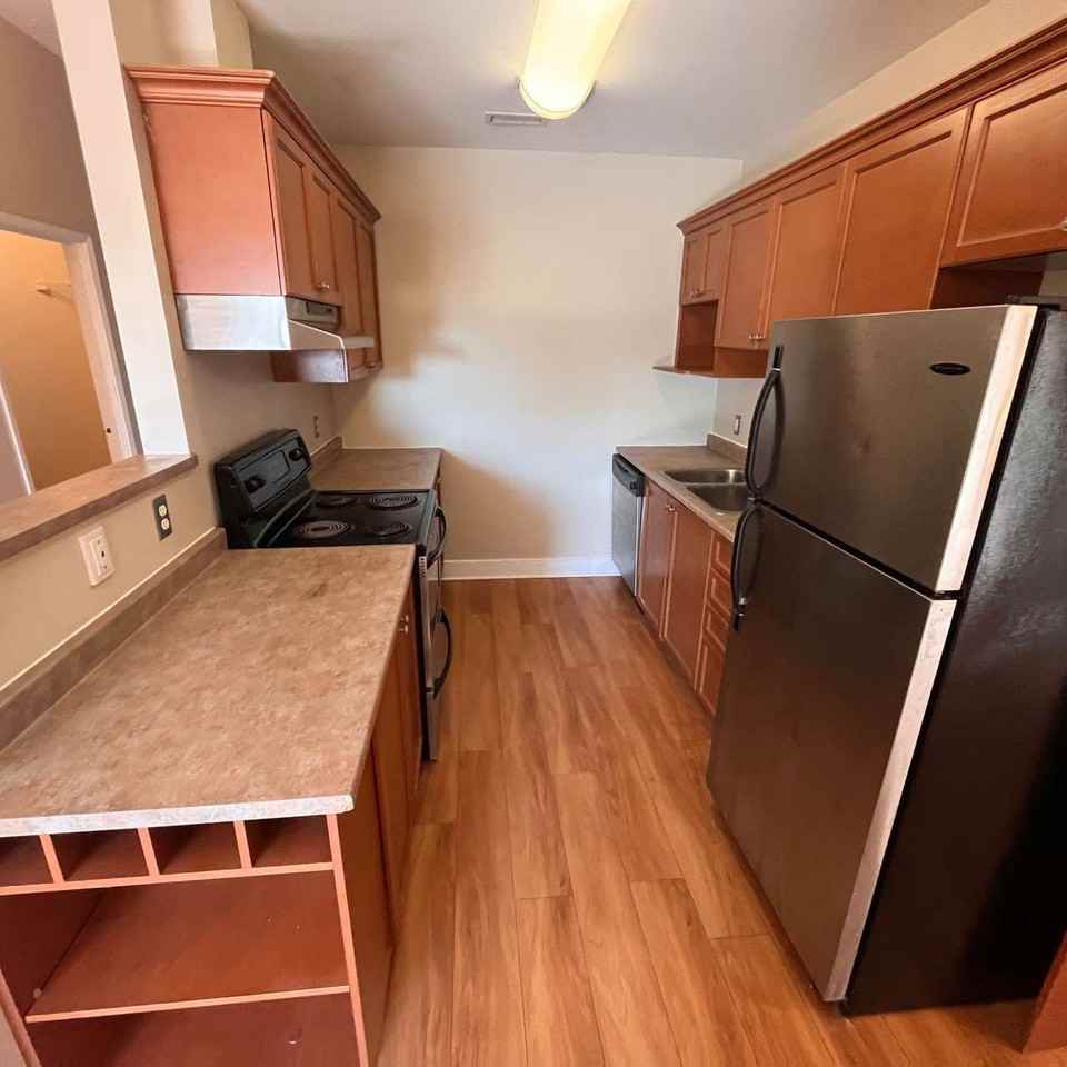 574 Princess Street - Photo 5 of 6