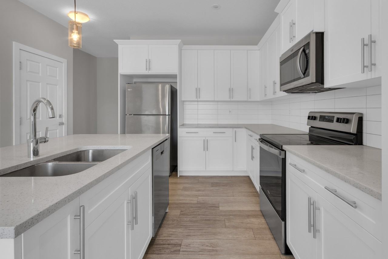 112 Ambleton Street NW - Photo 6 of 28