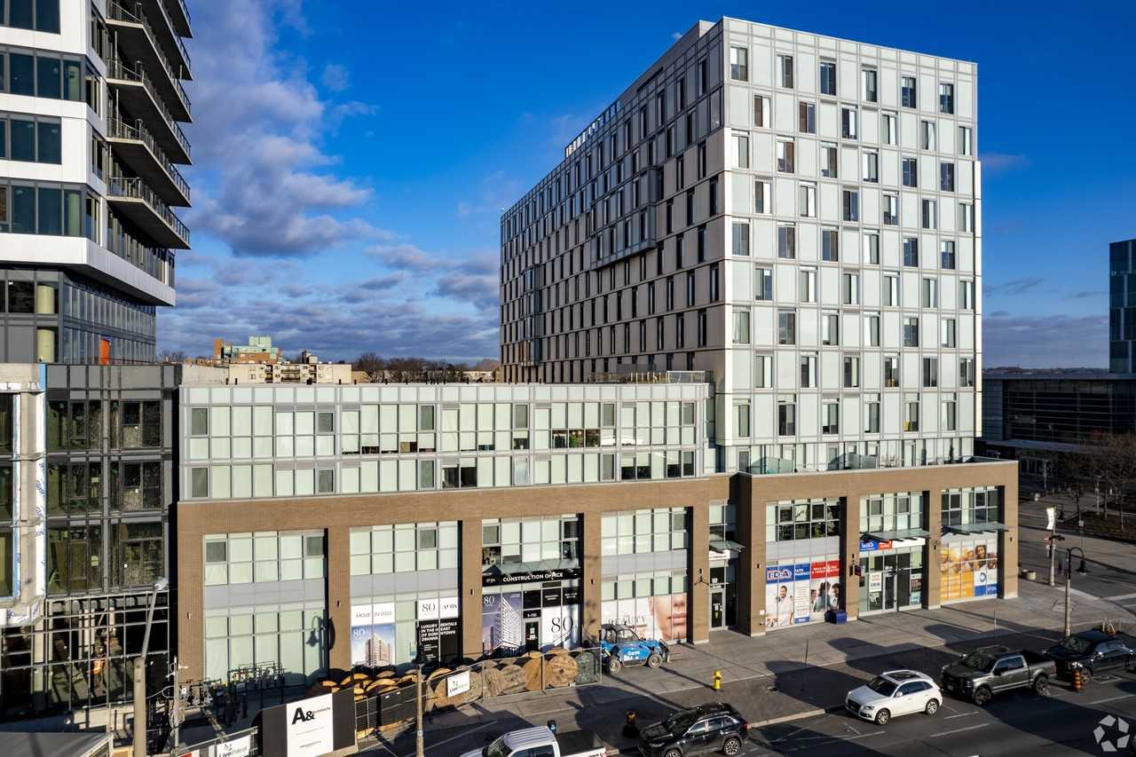 100 Bond St E - Photo 5 of 50