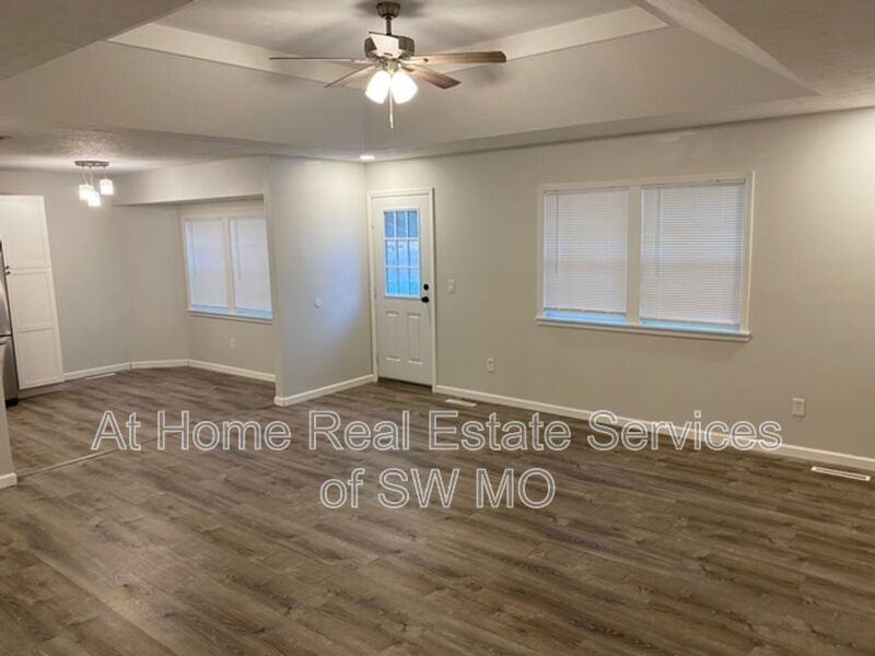 4529 W La Siesta St - Photo 5 of 11