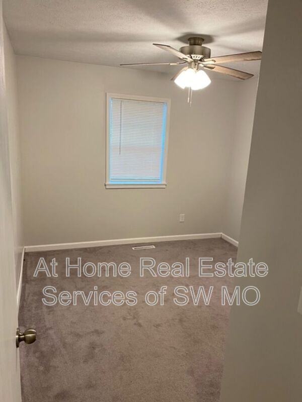 4529 W La Siesta St - Photo 6 of 11