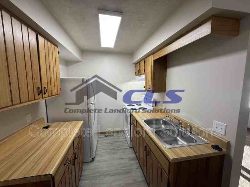 1724 E Morgan Dr - Photo 5 of 12