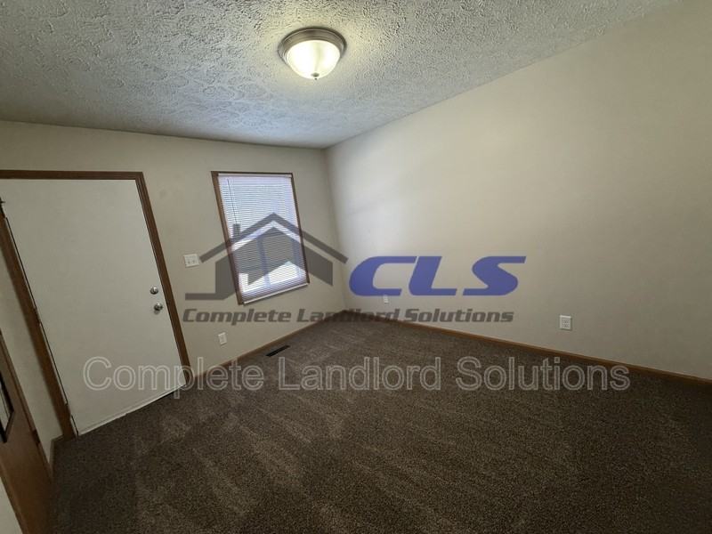 1724 E Morgan Dr - Photo 6 of 12