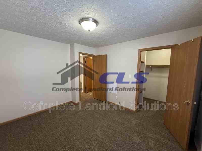 1724 E Morgan Dr - Photo 7 of 12