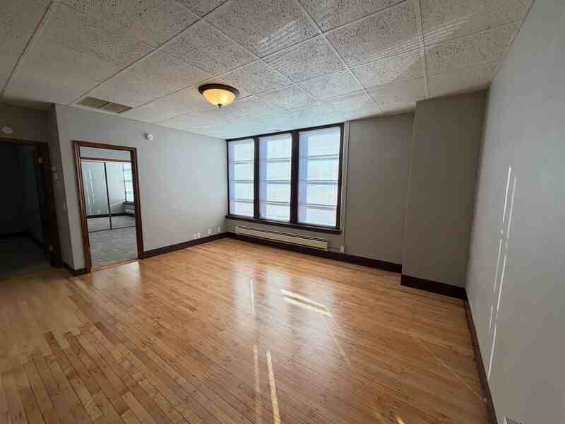 5402 S 77th St #8 - Photo 4 of 13