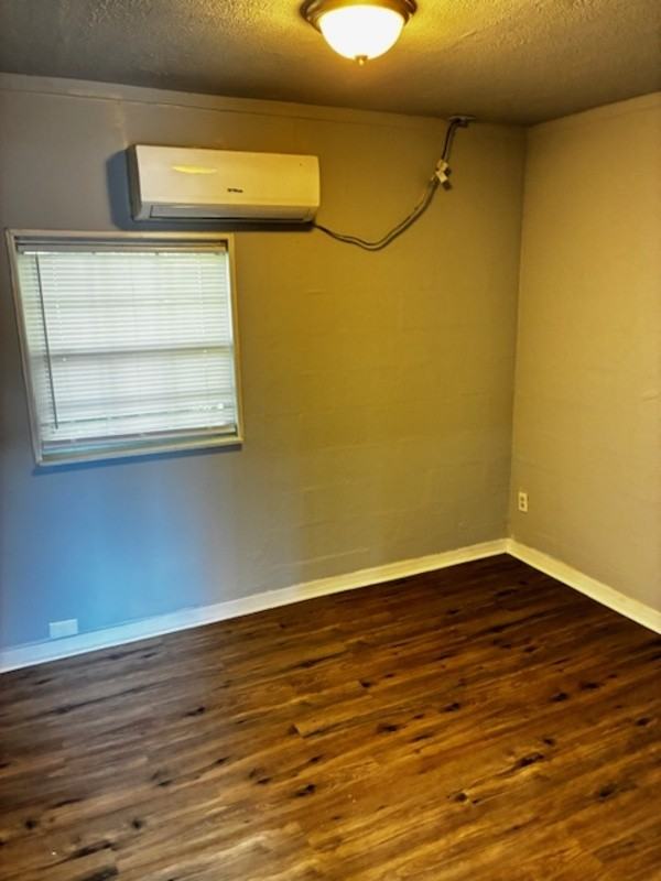 2150 Inwood Ter - Photo 6 of 9