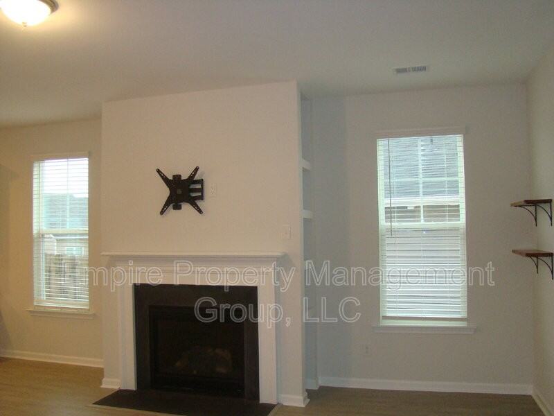 1326 Montford Dr - Photo 5 of 12