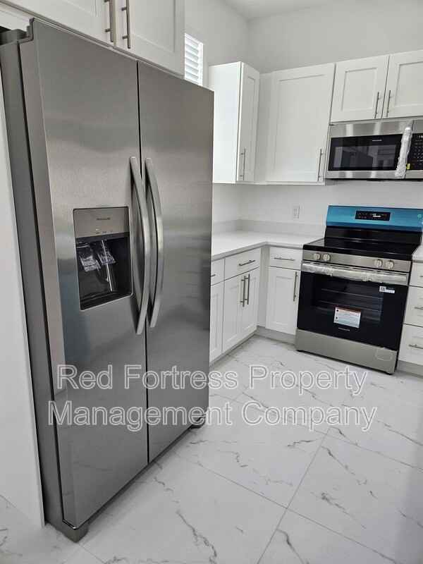 5146 Centennial Blvd - Photo 2 of 10