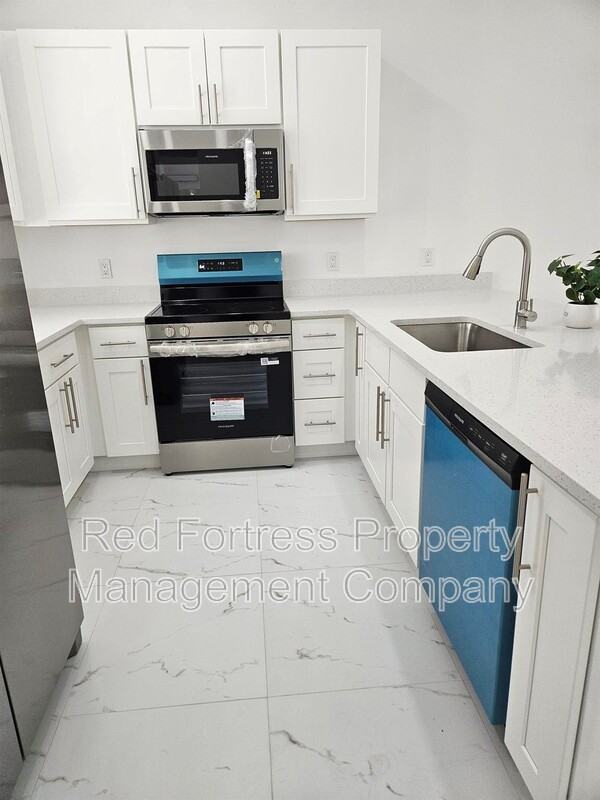 5146 Centennial Blvd - Photo 3 of 10