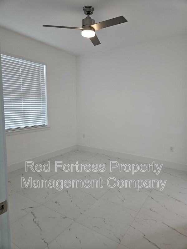 5146 Centennial Blvd - Photo 5 of 10