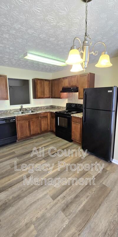 2478 Piering Dr - Photo 2 of 9