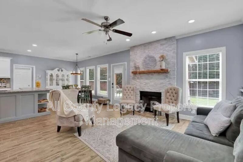 828 Windsor Oak Cir - Photo 3 of 13