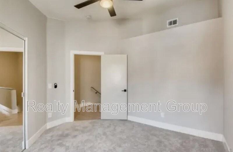 13801 Pinkard Way #7 - Photo 4 of 21